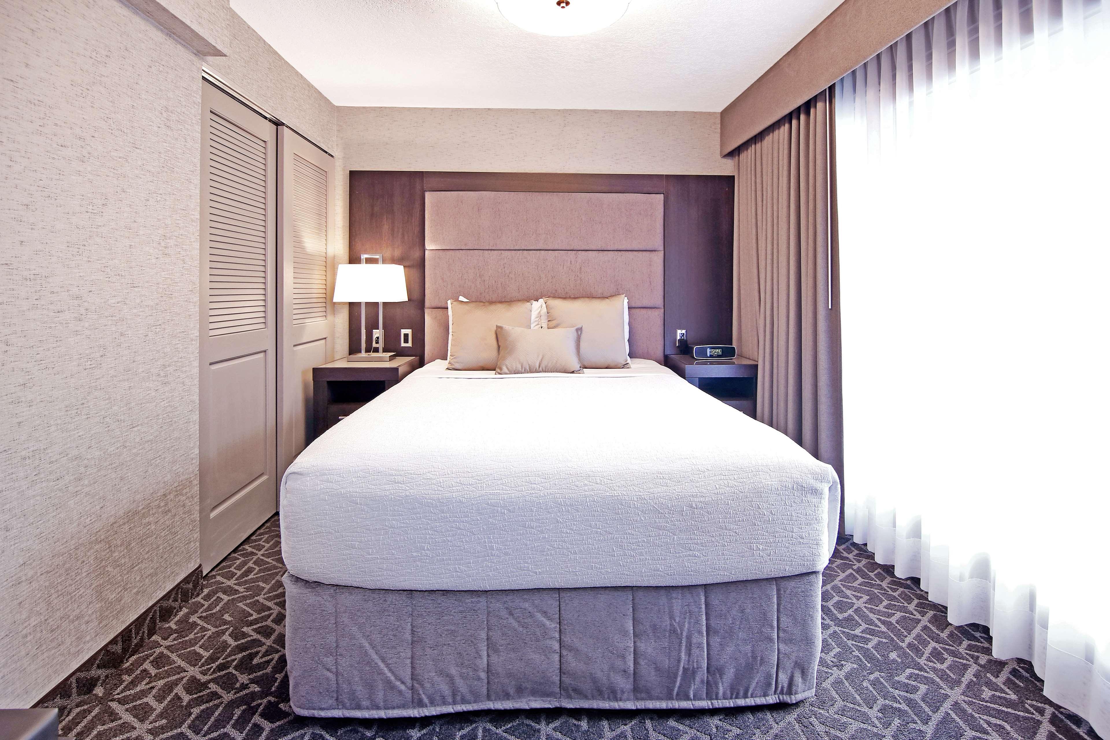 Best Western Plus Banff International Lodge Экстерьер фото
