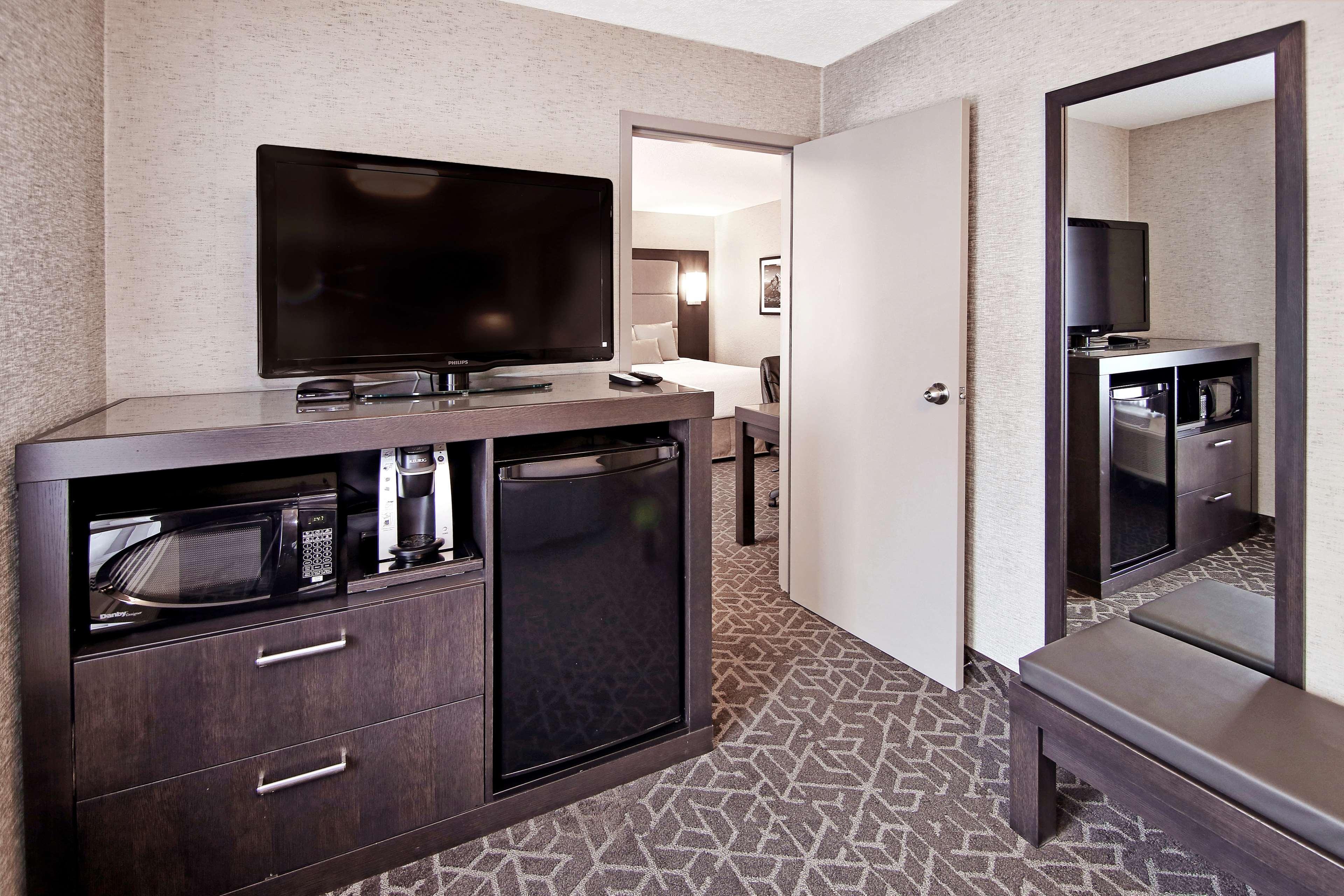 Best Western Plus Banff International Lodge Экстерьер фото