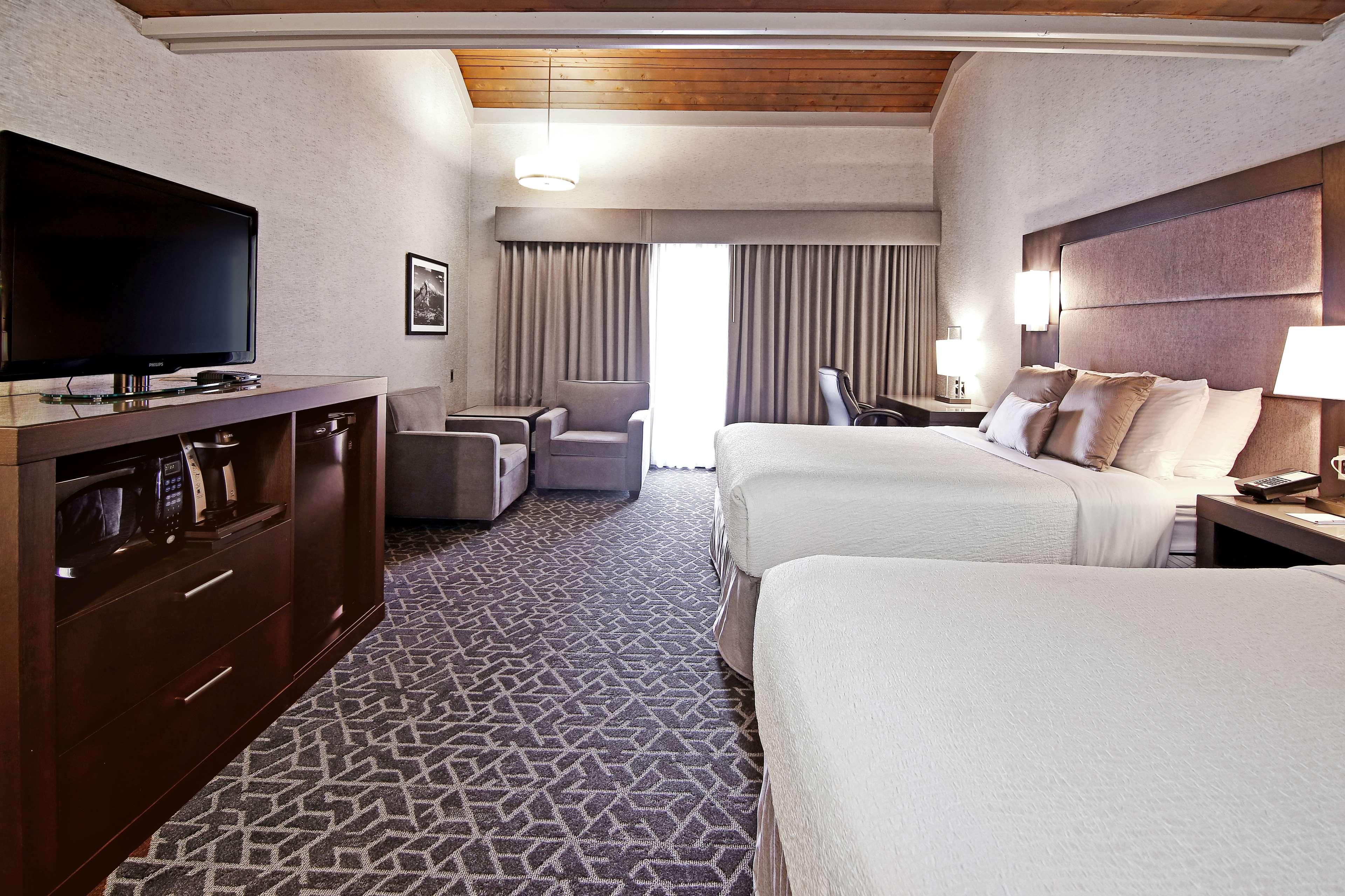 Best Western Plus Banff International Lodge Экстерьер фото