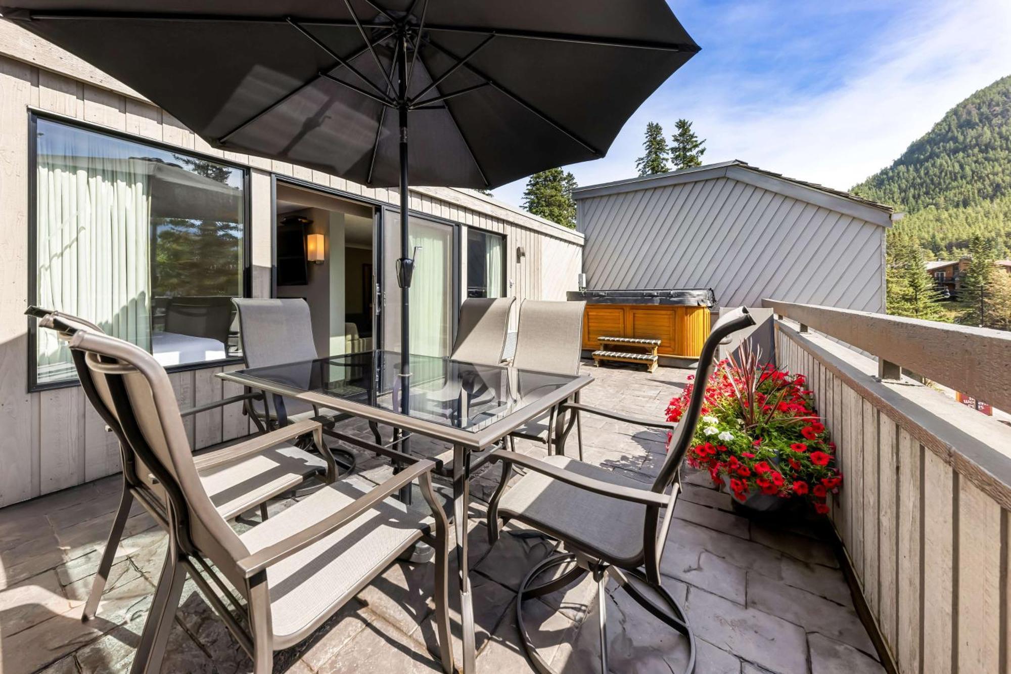 Best Western Plus Banff International Lodge Экстерьер фото