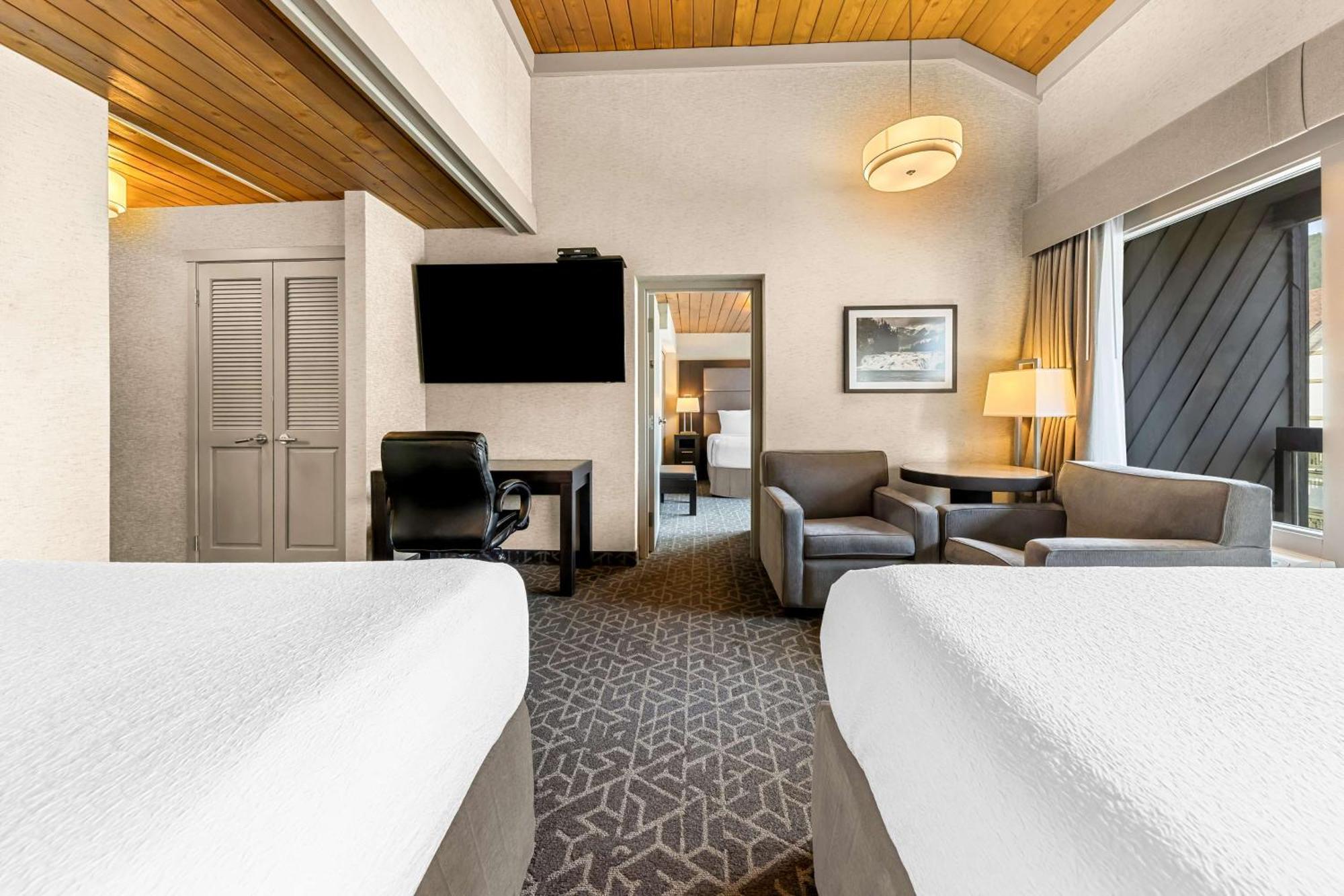 Best Western Plus Banff International Lodge Экстерьер фото