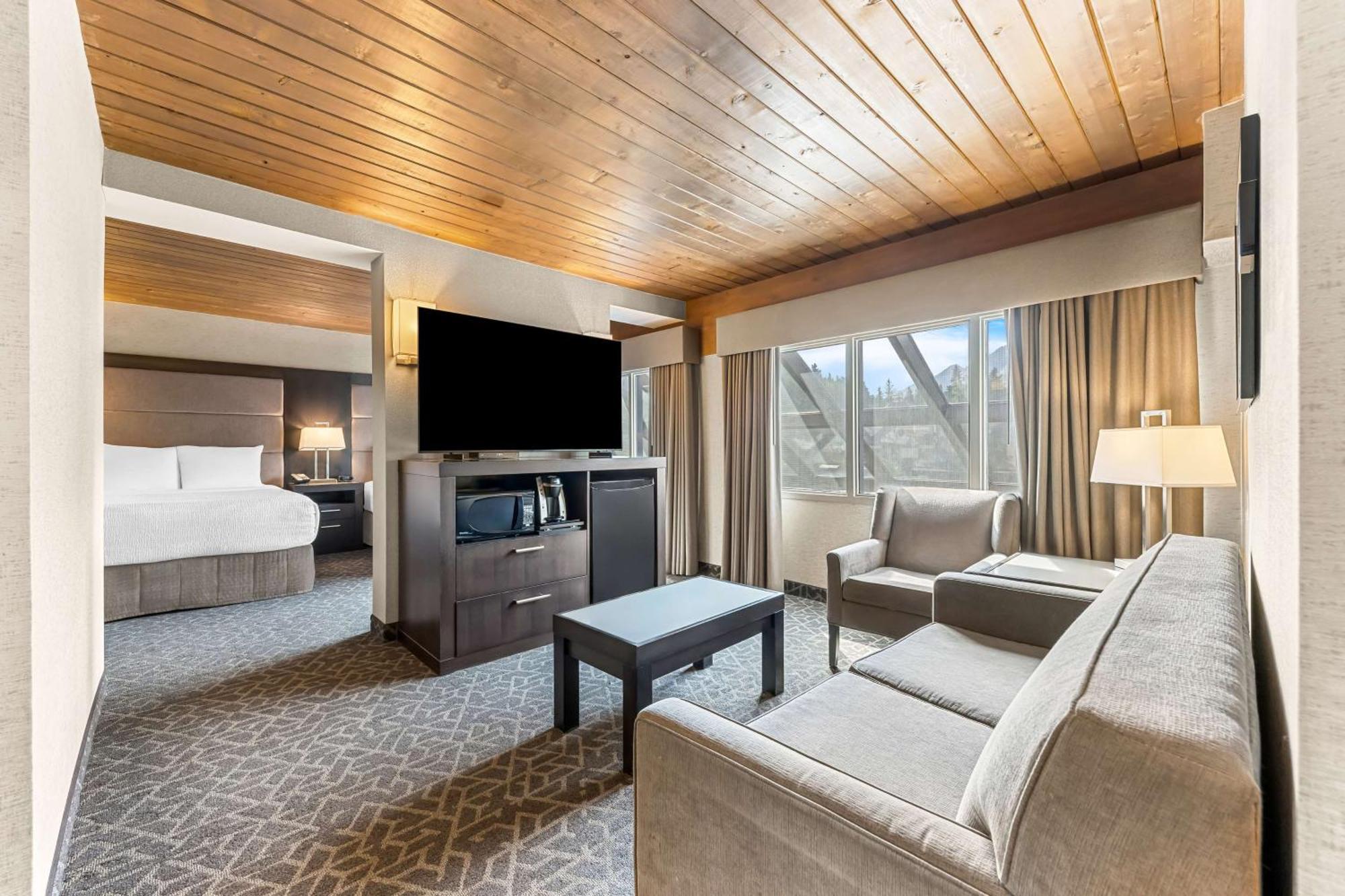 Best Western Plus Banff International Lodge Экстерьер фото
