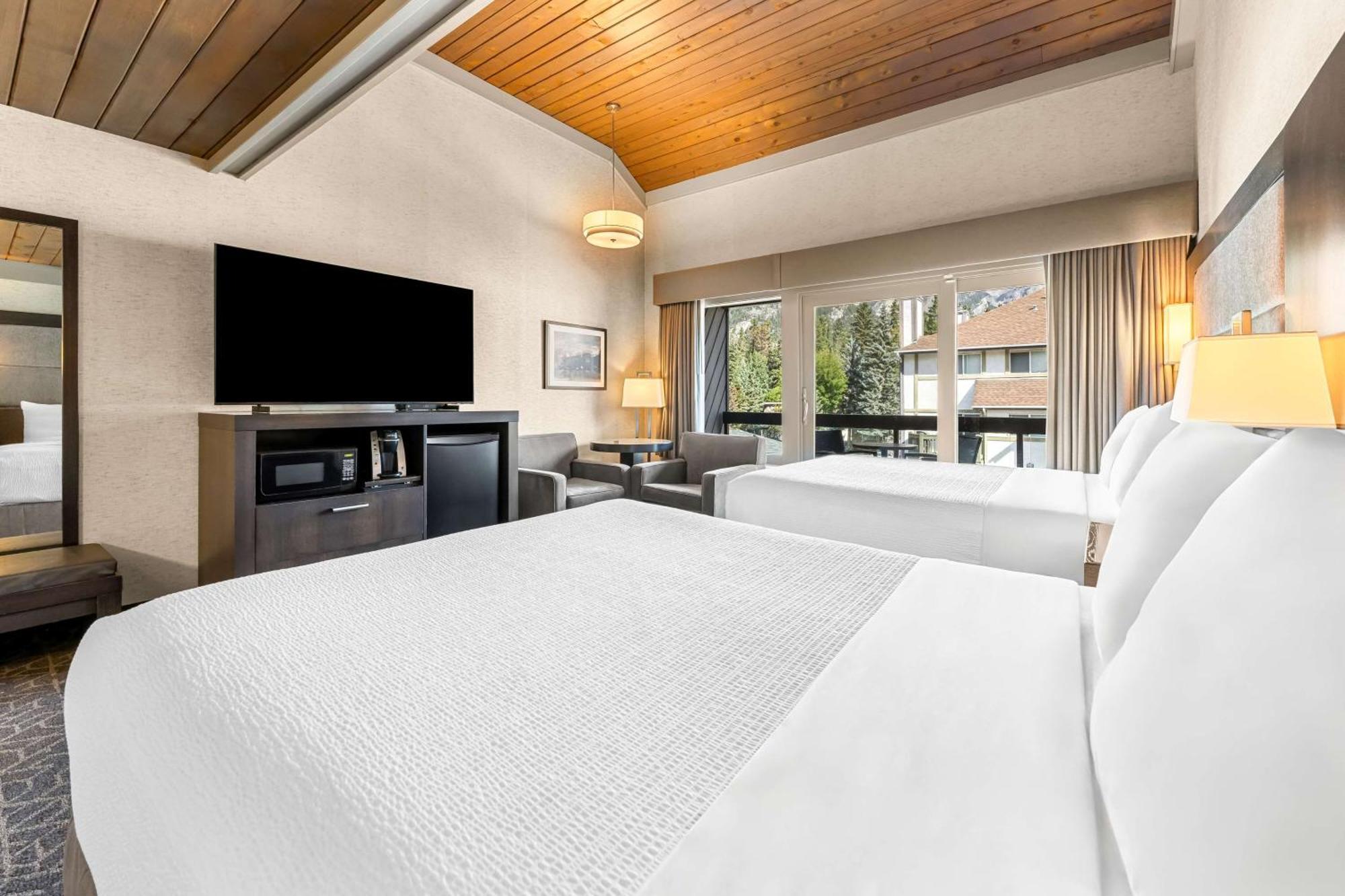 Best Western Plus Banff International Lodge Экстерьер фото