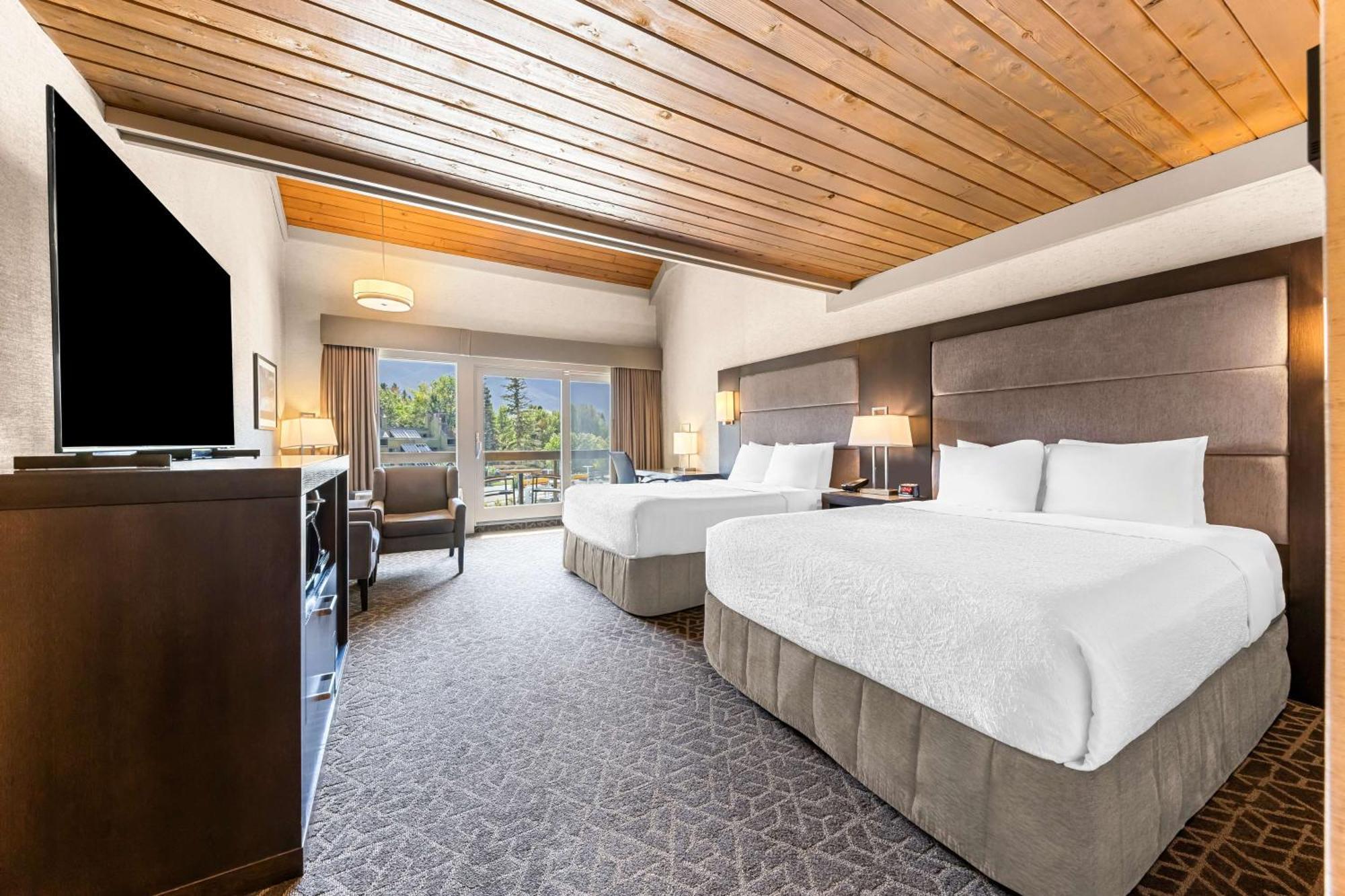 Best Western Plus Banff International Lodge Экстерьер фото