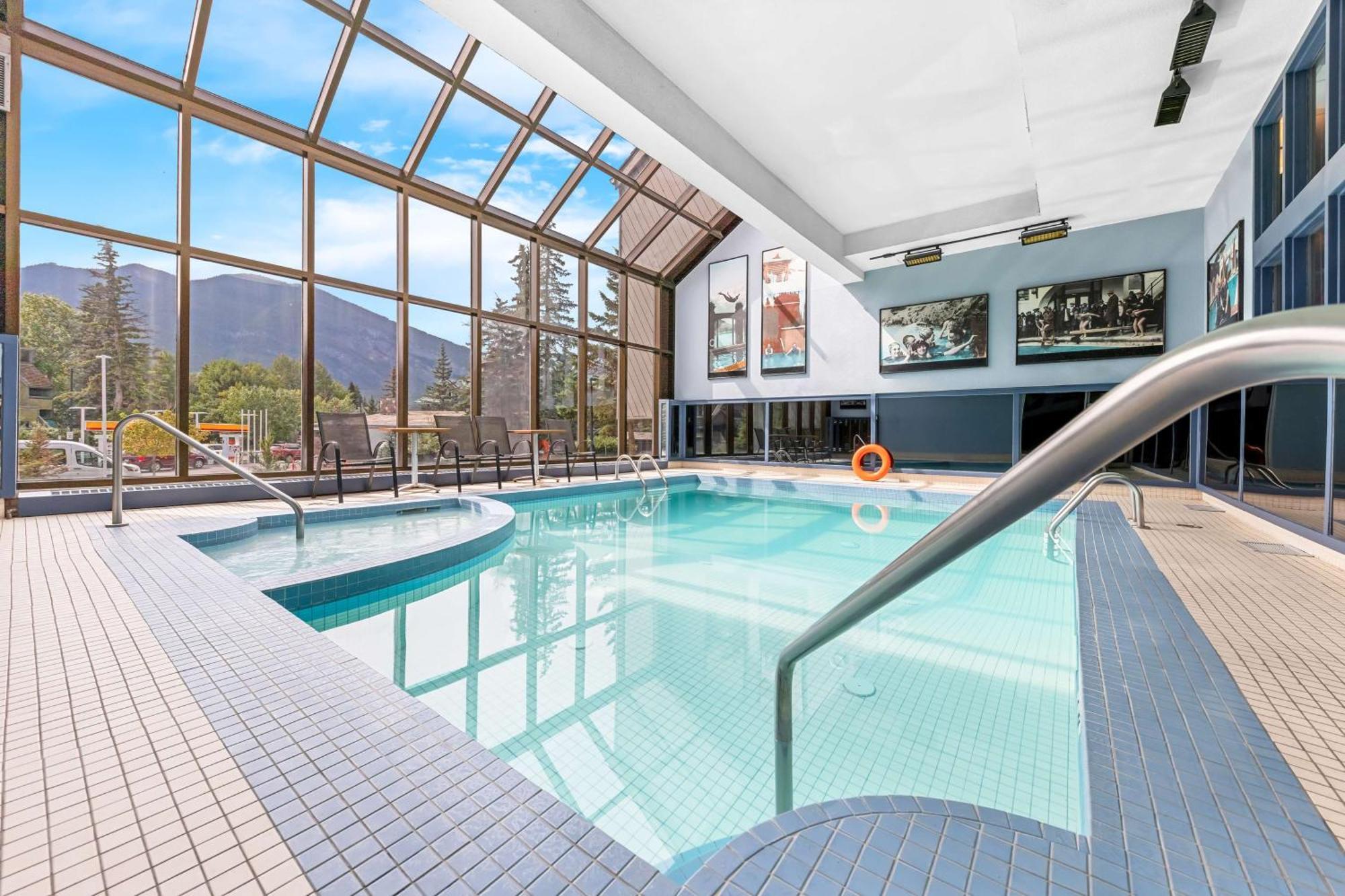 Best Western Plus Banff International Lodge Экстерьер фото