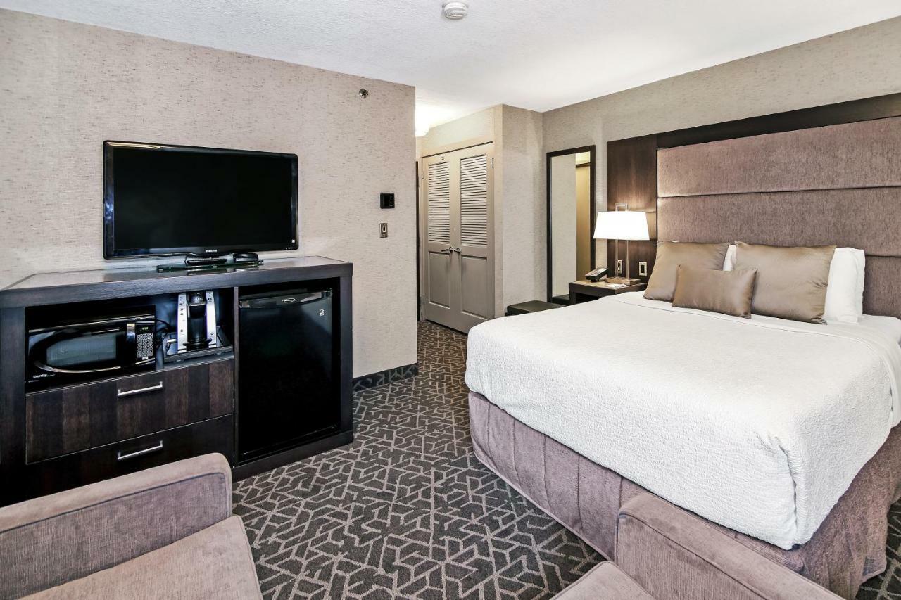 Best Western Plus Banff International Lodge Экстерьер фото