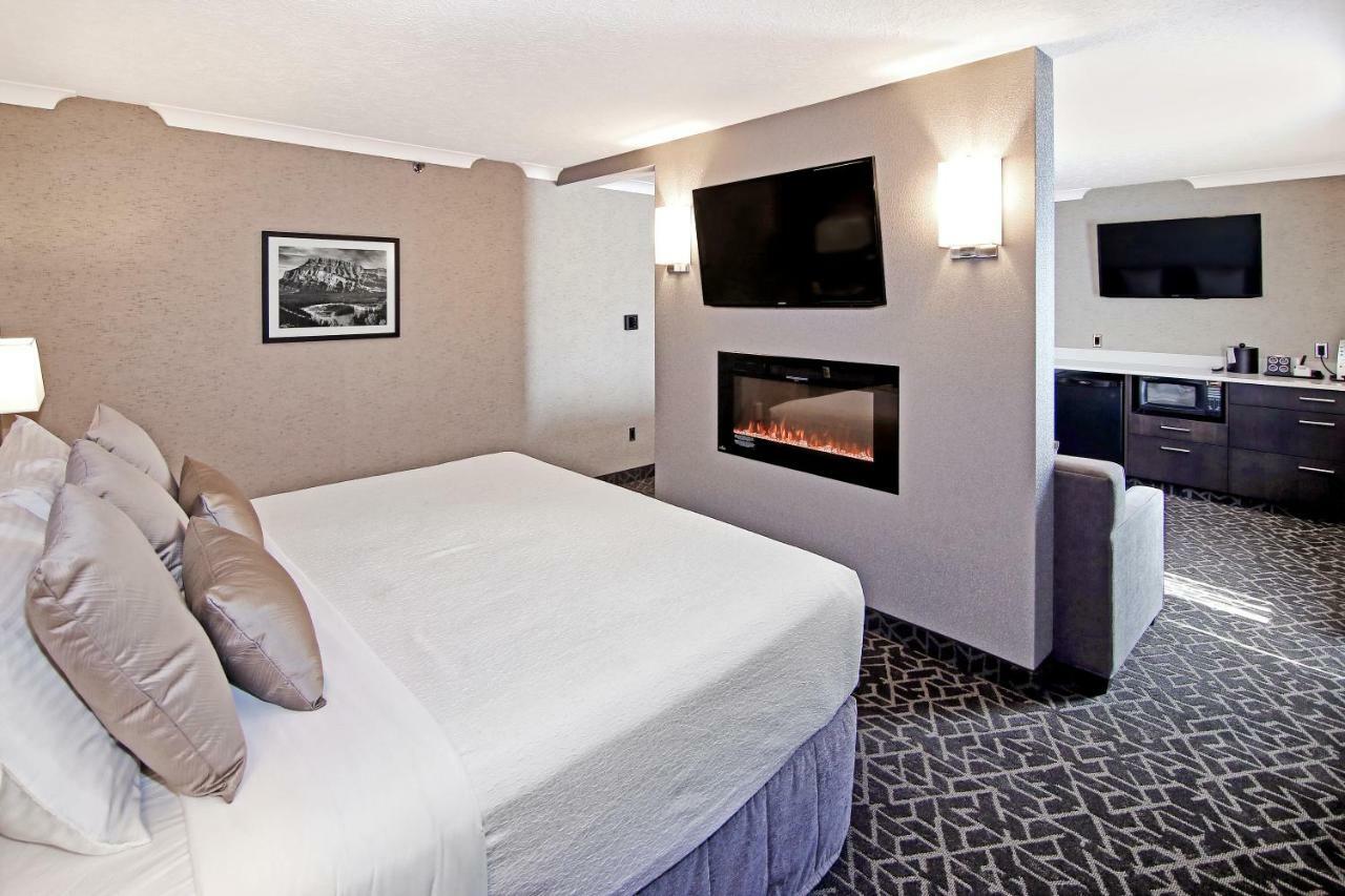 Best Western Plus Banff International Lodge Экстерьер фото