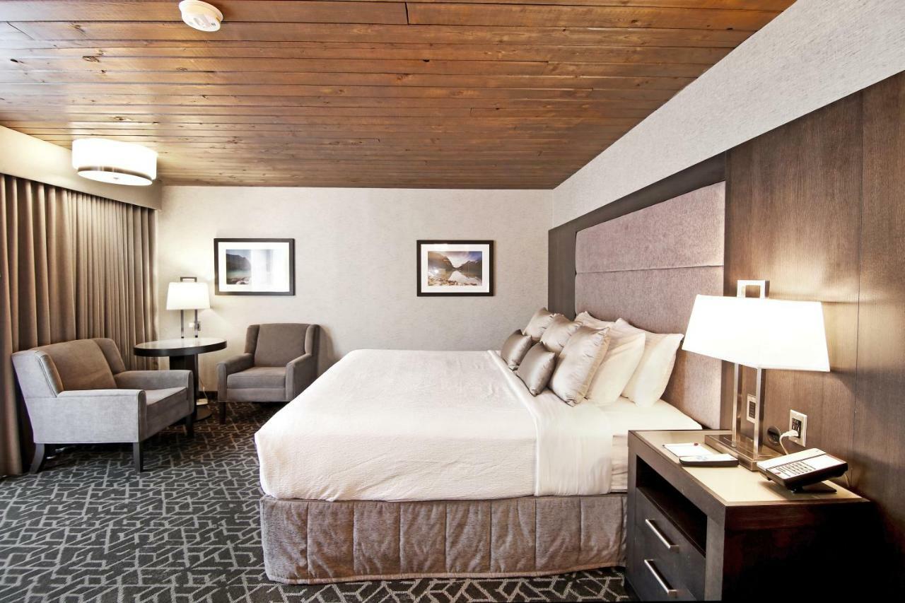 Best Western Plus Banff International Lodge Экстерьер фото