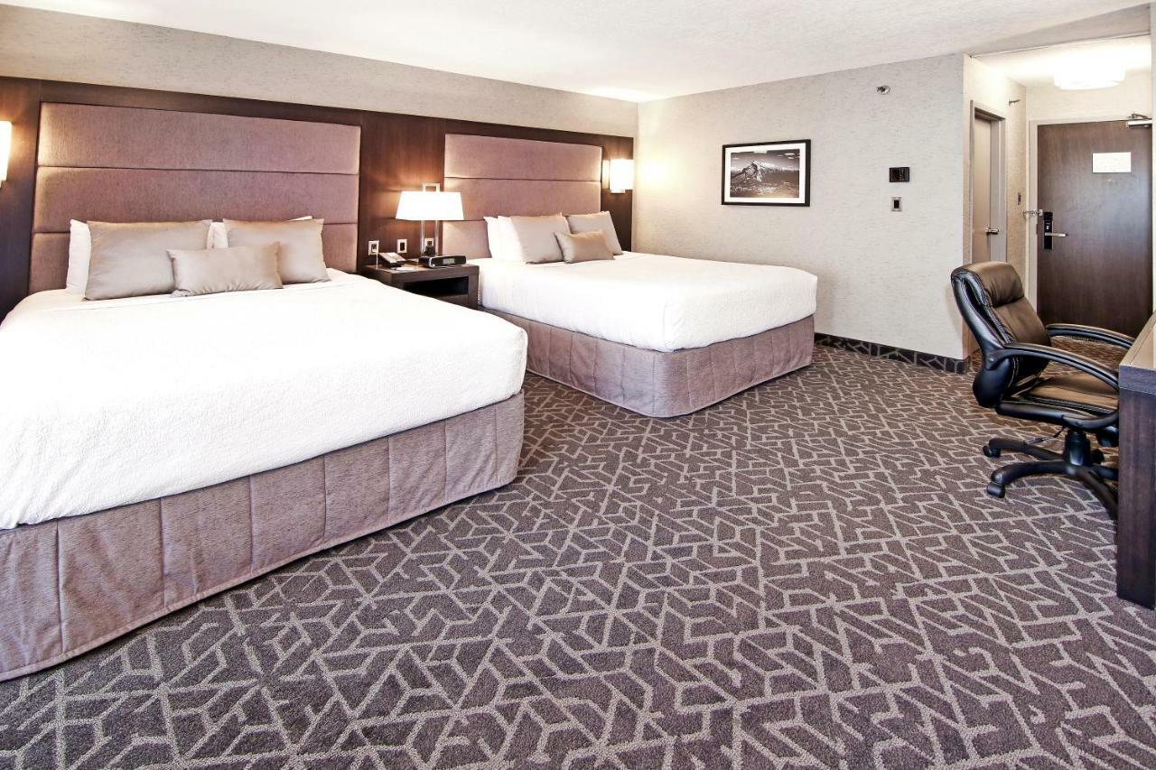 Best Western Plus Banff International Lodge Экстерьер фото
