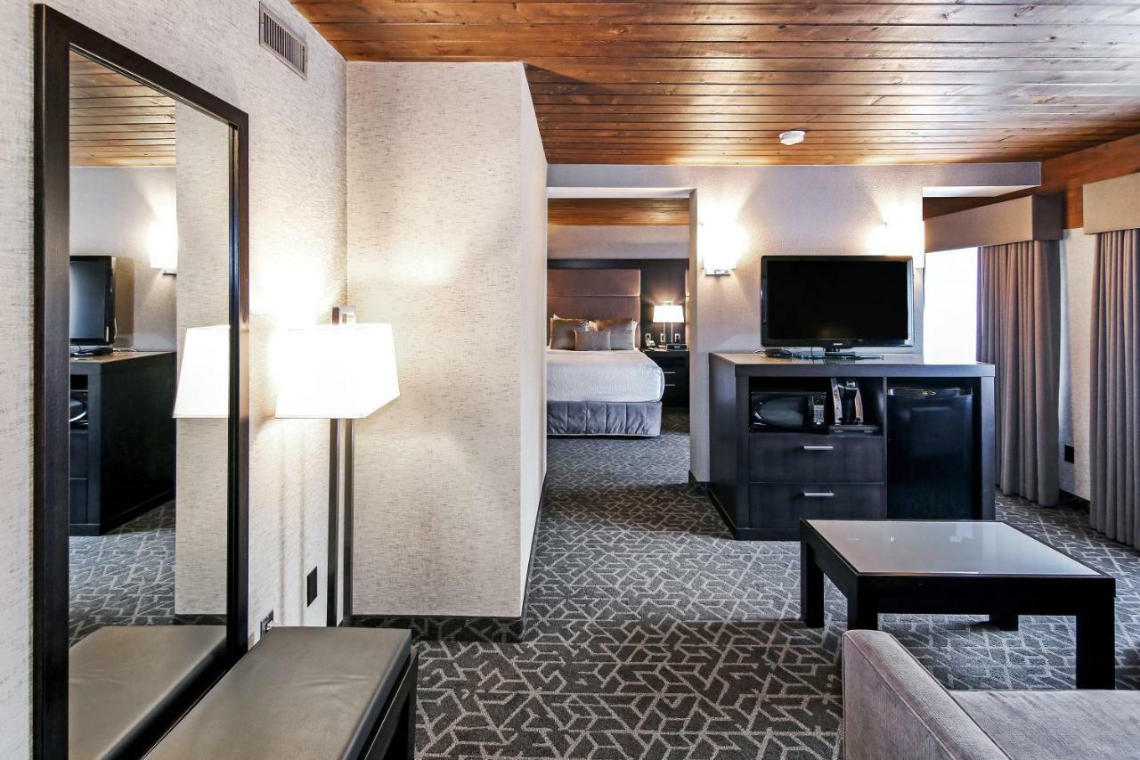 Best Western Plus Banff International Lodge Экстерьер фото