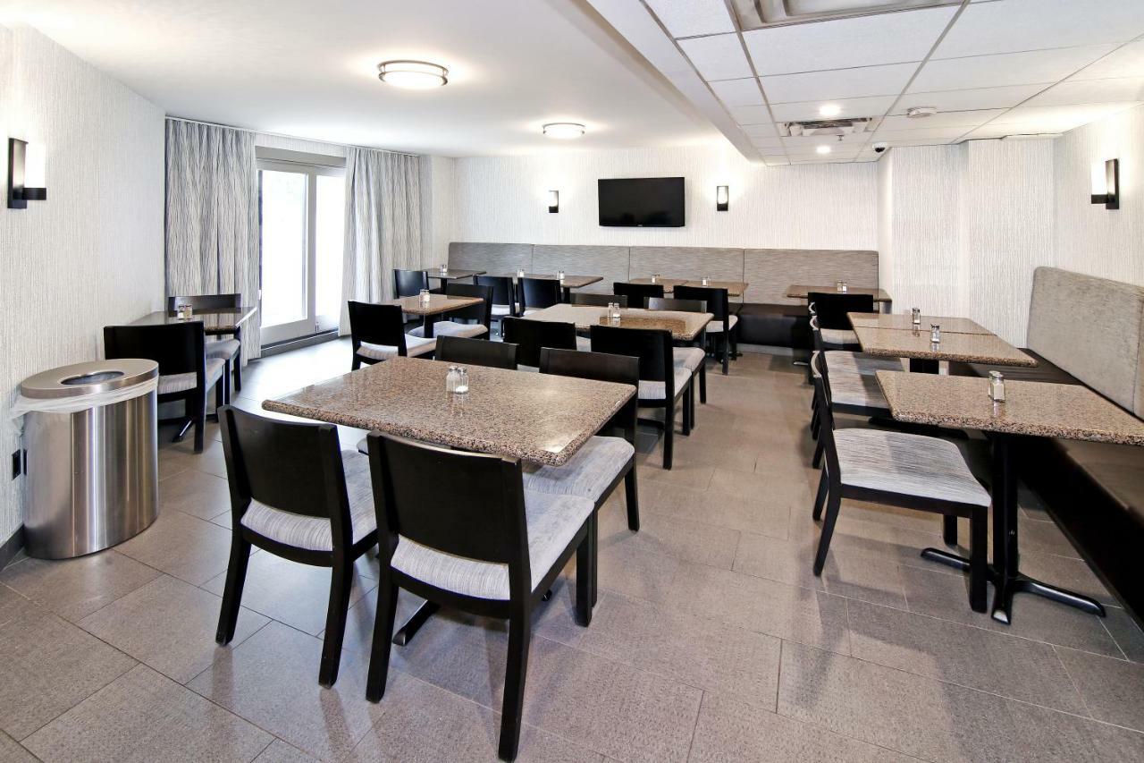 Best Western Plus Banff International Lodge Экстерьер фото