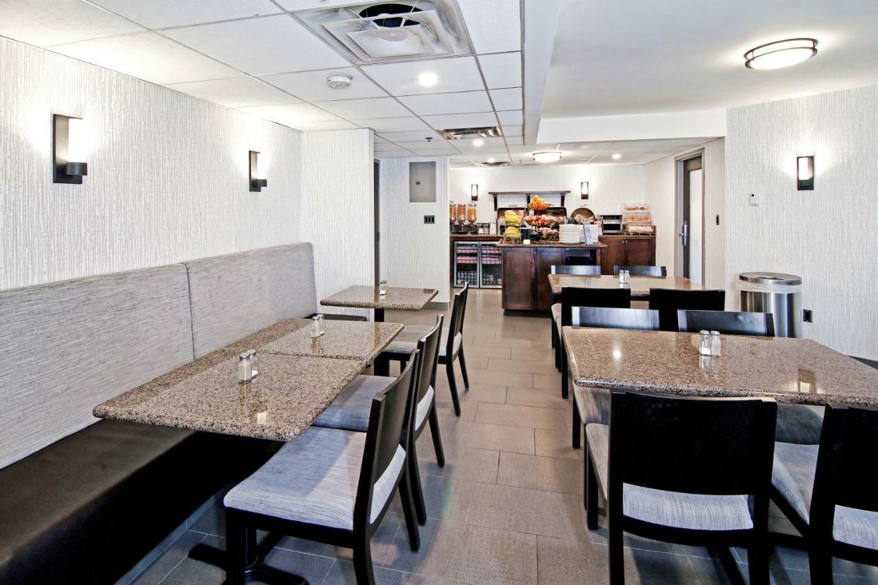Best Western Plus Banff International Lodge Экстерьер фото