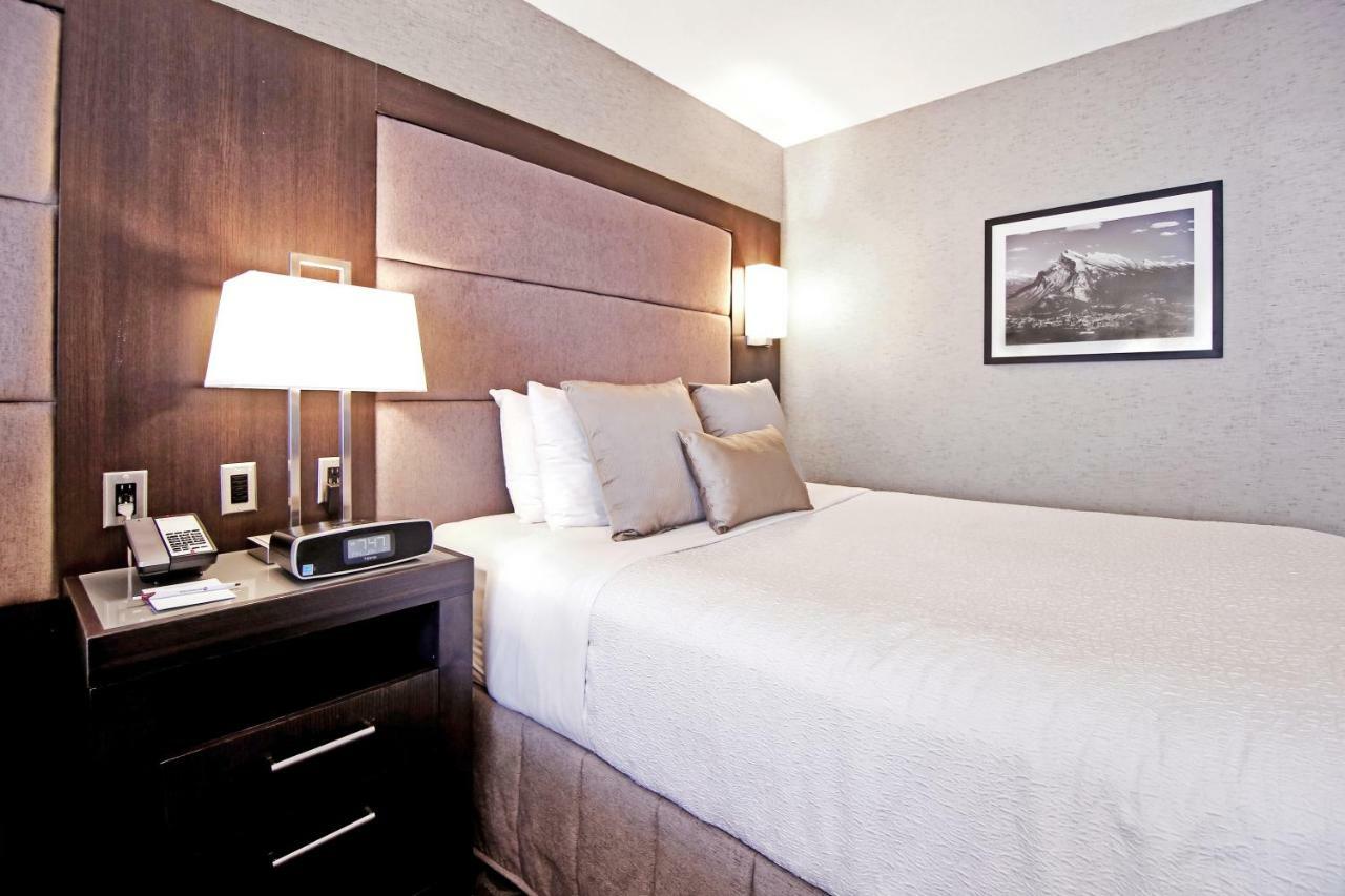 Best Western Plus Banff International Lodge Экстерьер фото